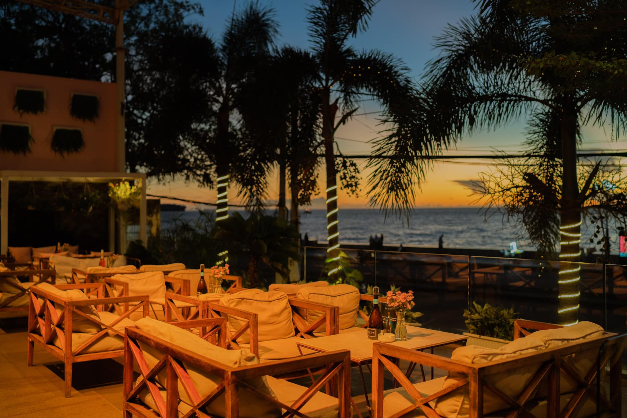 Gazebo Beach Front Lounge & Cafe địa điểm du lịch vũng tàu