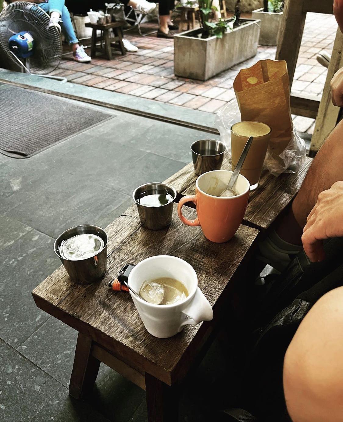 quán cafe đẹp Hà Nội, quán cafe yên tĩnh Hà Nội, quán cafe nổi tiếng Hà Nội