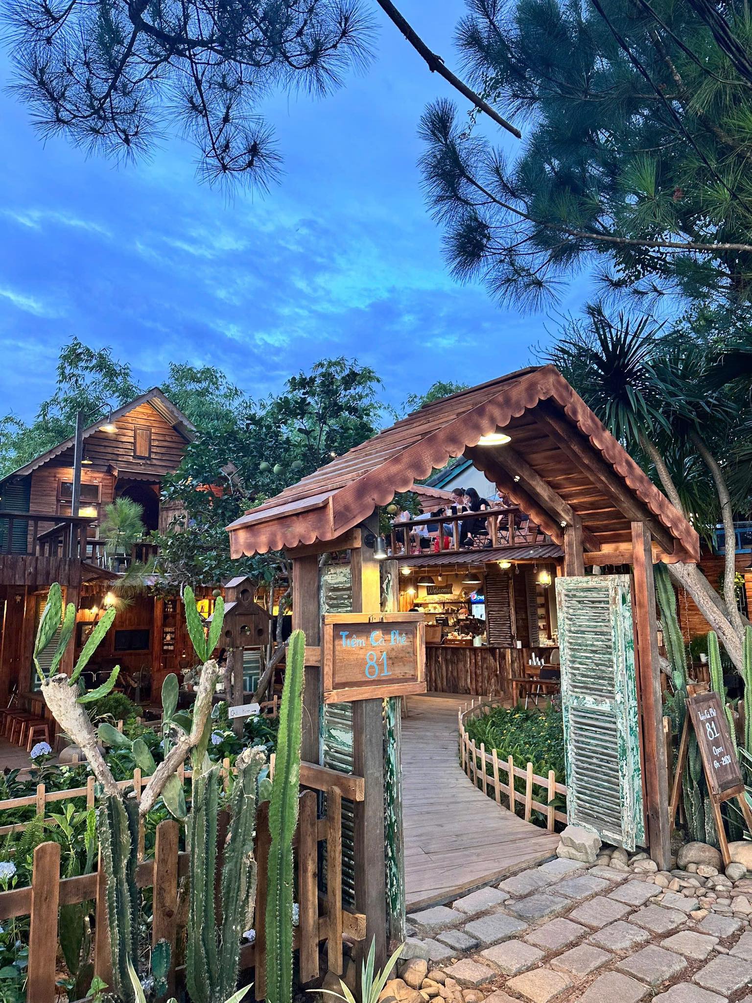 quán cafe phố cổ Huế, quán cafe nổi tiếng Huế