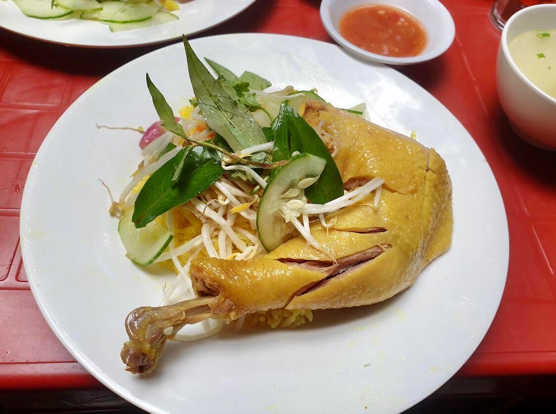 quán cơm gà Tuy Hòa, cơm gà ta Phú Yên, đặc sản cơm gà Phú Yên