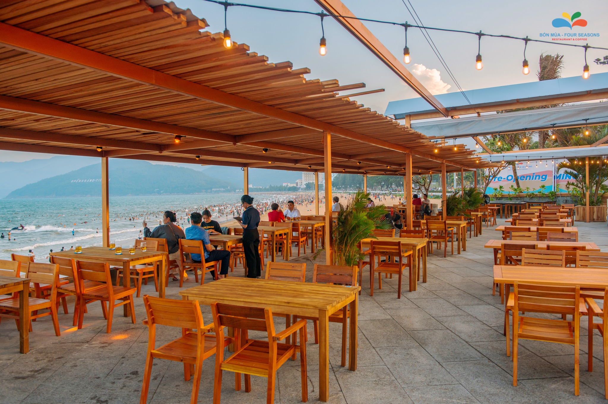 nhà hàng view biển Quy Nhơn