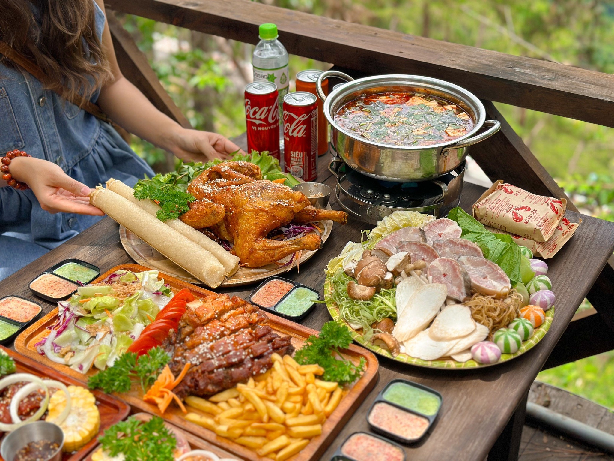 Thưởng thức tiệc nướng, check-in Tiệm Nướng Trong Rừng Đà Lạt tuyệt vời